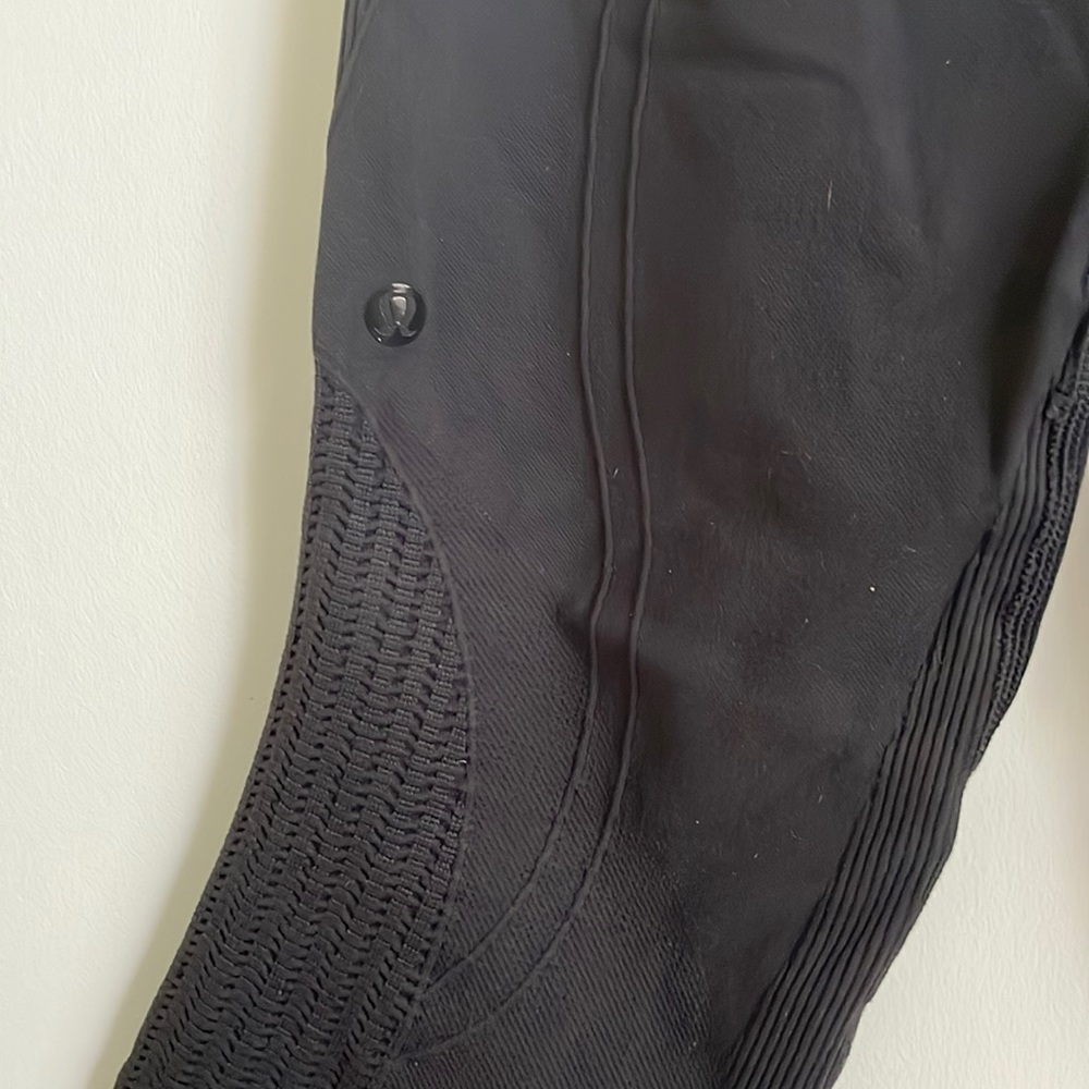 Lululemon Flow & Go Compression Crop - Picture 5 of 6